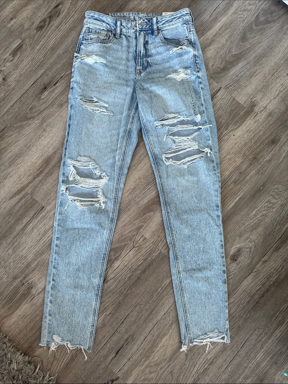 Size 4 loose X-long Mom Jeans! Cut to size light blue denim ripped